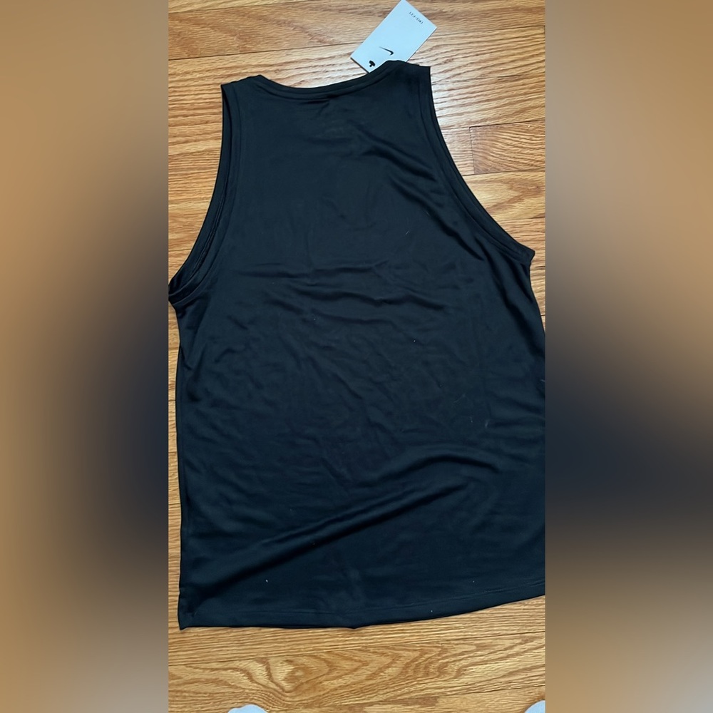 Women’s Nike Tank Top - Picture 3 of 4